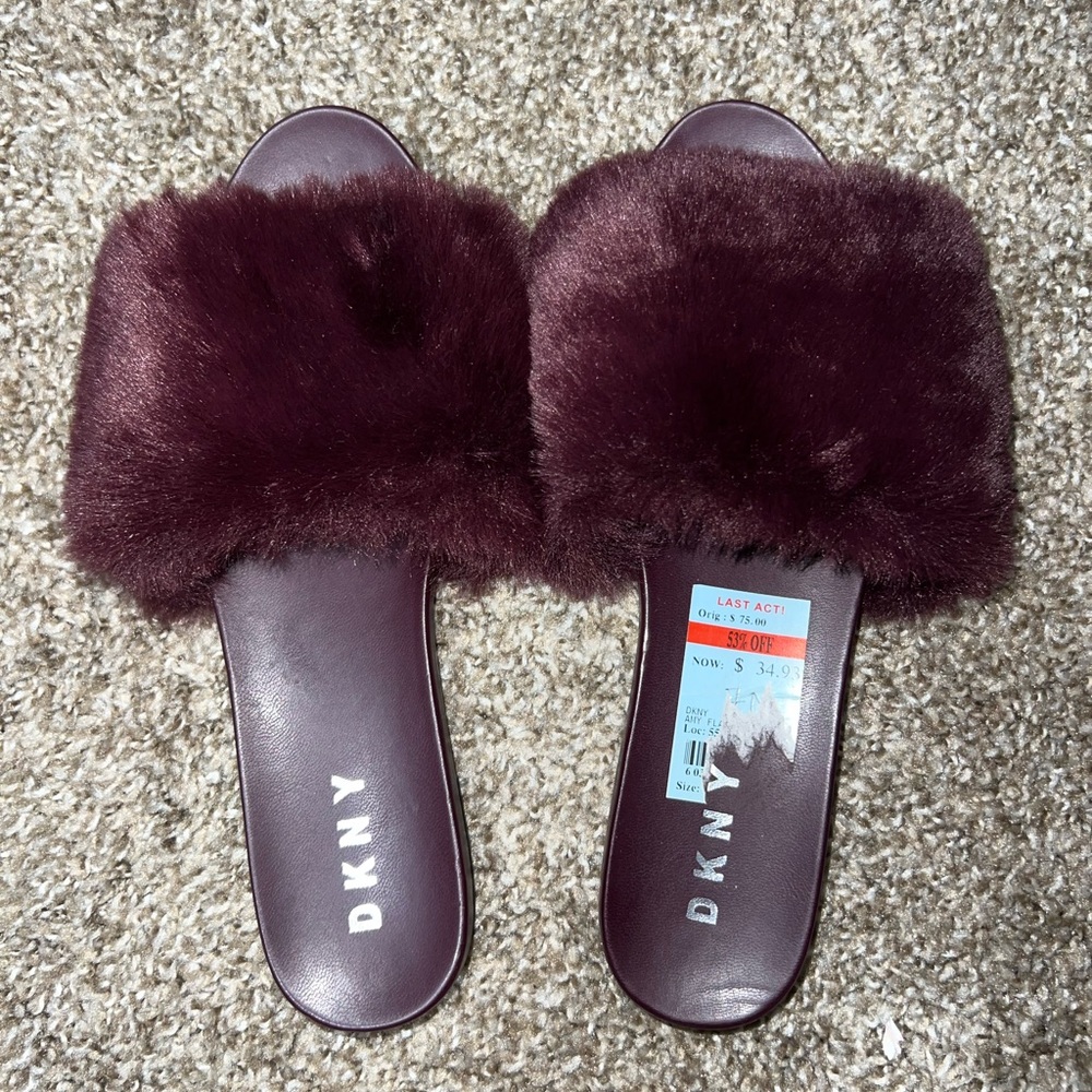 NWT DKNY fuzzy slide sandals sz7.5 - Picture 3 of 4